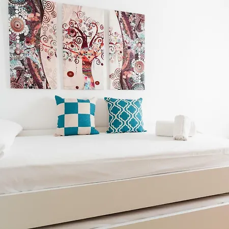 Picasso Daisy Apartment Fuengirola