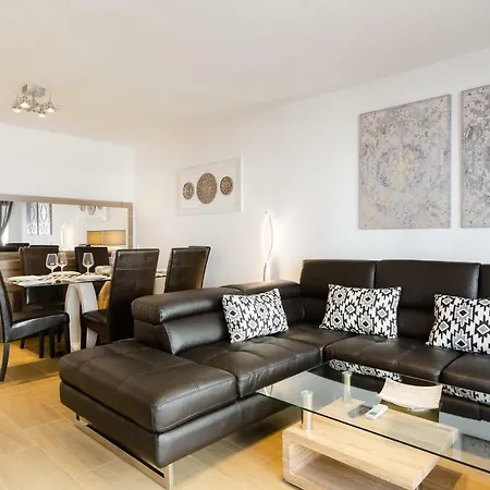 Picasso Daisy Fuengirola